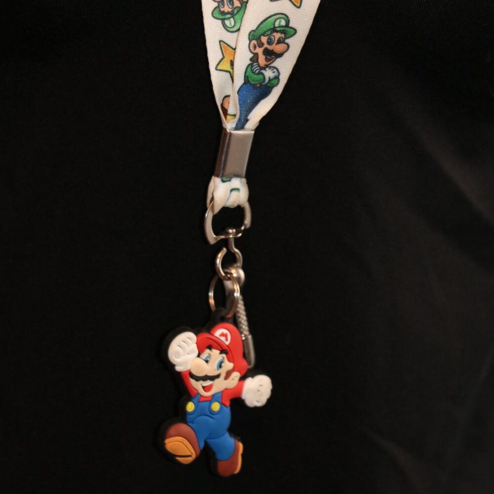 Super Mario Lanyard 2014 Bioworld Ninetendo Super Mario Lanyard - Picture 2 of 3